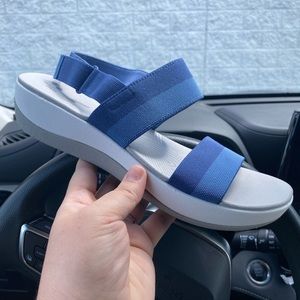 CLARKS SANDALS